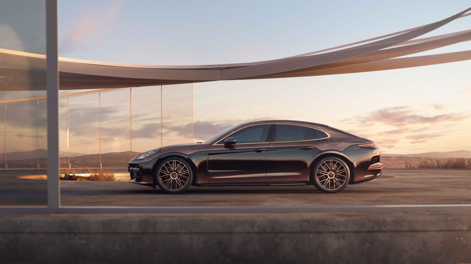 2 χρόνια μετά η Porsche έδειξε την καμπίνα της Panamera Sonderwunsch